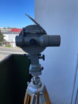 Starožitný geodetický set Kippergel KB-1 + stativ