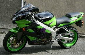 Koupím kawasaki zx9r ninja model 2001