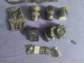 Nikon D5300 + 3 objektivy a další příslušenství