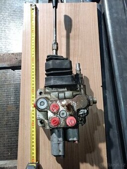 Hydraulický rozvaděč