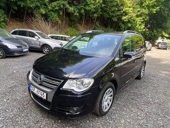 VW Touran Highline RLINE 2.0 TDI xenony klima tažné tempomat