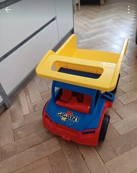 Nákladní auto