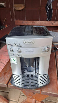 Kávovar DeLonghi MAGNIFICA na opravu