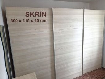 Šatní skříň a komoda