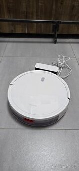 Robotický vysavač Xiaomi s dokovací stanicí