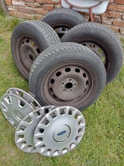 Ford Focus plechové disky pneu matice