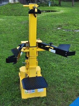 Prodám Štípač dřeva LOG SPLITTER -8 TUN. Délka polena až 104