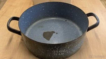 Železný hrnec smaltovaný velký