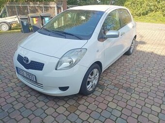 prodám toyotu Yaris r.v.2006 1,L benzin
