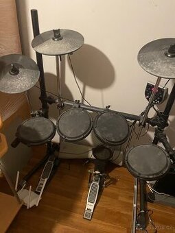 Elektrické bicí alesis