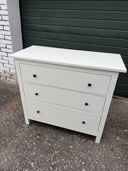 Komoda Hemnes se 3 zásuvkami - bílá lesklá