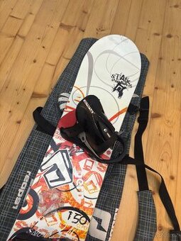 Snowboard s vázáním a obalem