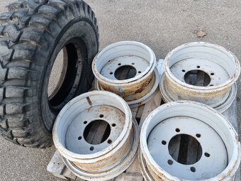 DISKY NA PNEU 10,50-16.VLEKY 5 T