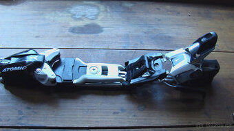 KOMPLETNÍ VÁZÁNÍ NA JEDNU LYŽI ATOMIC - X16