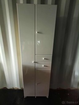 Koupelnova skříňka