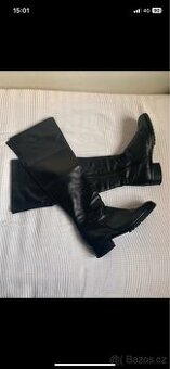 Krásné černé celé kožené kozačky