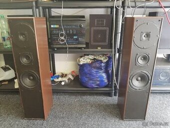 Třípásmové sloupové reproduktory