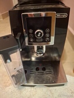 Kavovar Delonghi + napenovac mleka