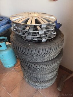 ZIMNÍ PNEU 205/55 r16 91H s disky a original kryty kol