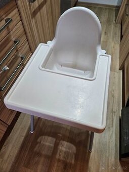 detska jidelni zidlicka