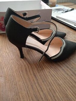 Sandálové lodičky