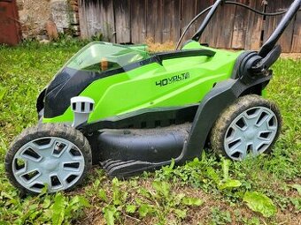 Prodám aku sekačku greenworks