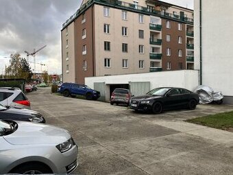 Pronájem garáže ve Větrné ul. (Čtyři Dvory) v Č.Budějovicích - 1