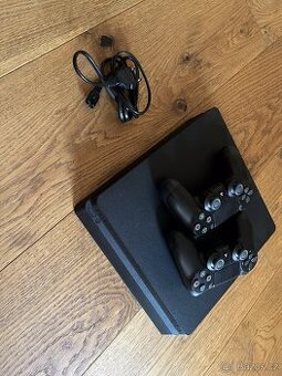 Playstation 4 00gb sim + 2x ovladače + 8x her
