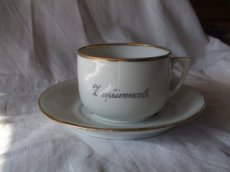 porcelánový šálek s talířkem podtákem žertovné obrázky