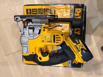 Nové aku pila přímočará DEWALT DCS331