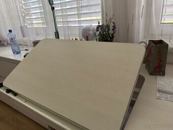 Prodám rostoucí stůl a židli