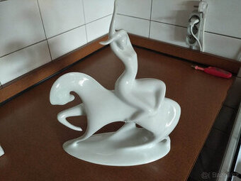 Figurálne sochy Royal dux