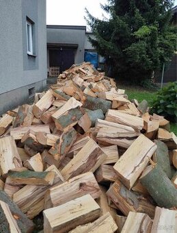 ŠTÍPANÉ PALIVOVÉ DŘEVO - DOVOZ ZDARMA