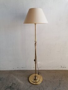 Stojací mosazné lampy