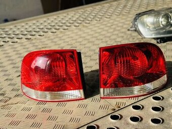Zadní světlo vnější Volkswagen Touareg (7LA/7L6/7L7) 02-06