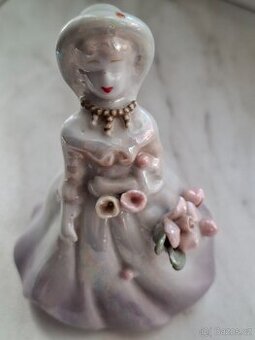 Porcelánová soška