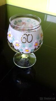 růžová sklenka k 60. narozeninám
