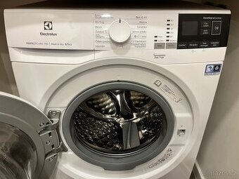 Pračka se sušičkou Electrolux EW7WO448WC