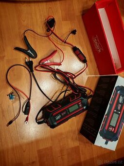 Nabiječka Shark CN-4000 12V a 6V baterii