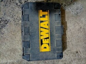 Kufr Dewalt-pouzity - 1