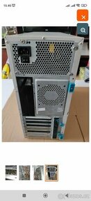 PC skříň s ventilátorem , zdrojem 220W a kabely.