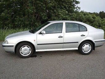 Škoda Octavia 1,6i,74kw,114000km