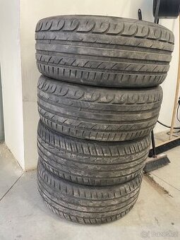 225/45R18
