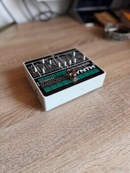 Electro Harmonix Bass Micro Synth Baskytarový efekt