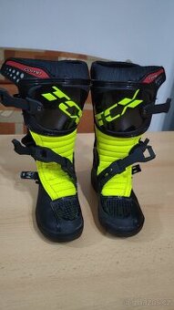 Oblečení na motocross