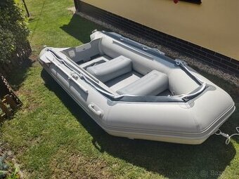 Člun Boat 007