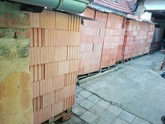 Stavební materiál