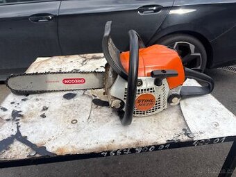Motorová řetězová pila značky Stihl MS 211