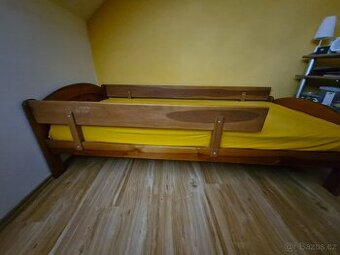 Masivní rozkládací postel s bočnicemi 200x90cm