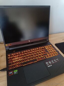 Prodám notebook Acer Nitro V 16 Black